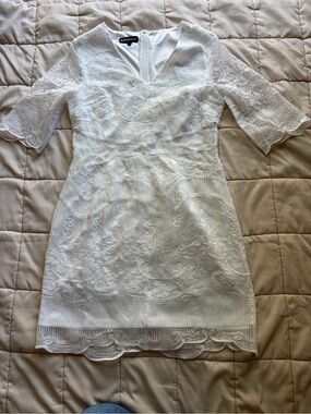 Eilly Bazar White Lace V-Neck Mini Dress